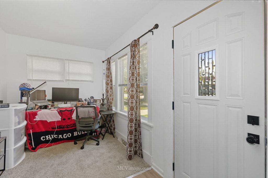 164 S Calumet Avenue, Aurora, IL 60506