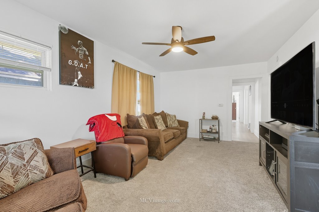 164 S Calumet Avenue, Aurora, IL 60506