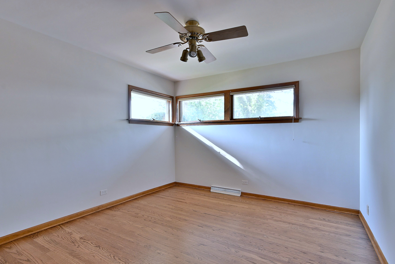 236 W Adams Street, Elmhurst, IL 60126