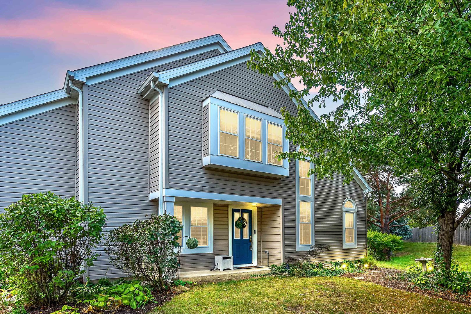 385 Wexford Court, Carol Stream, IL 60188