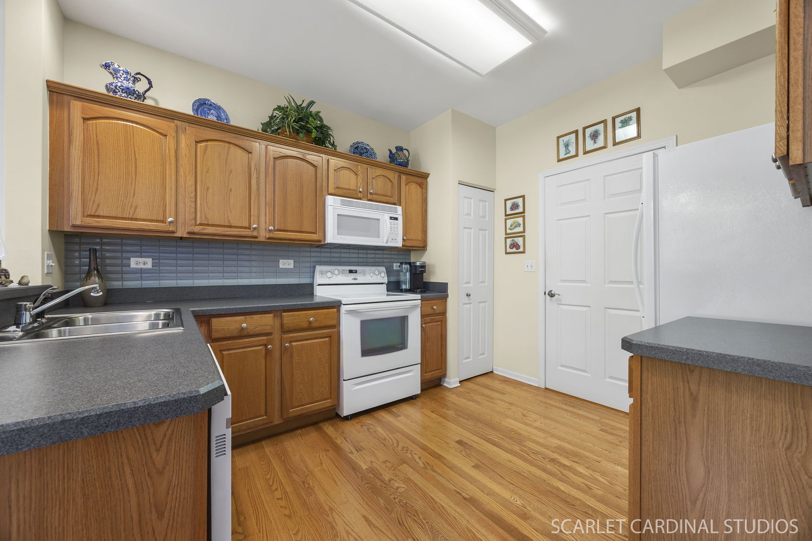 869 Cambridge Drive, Batavia, IL 60510