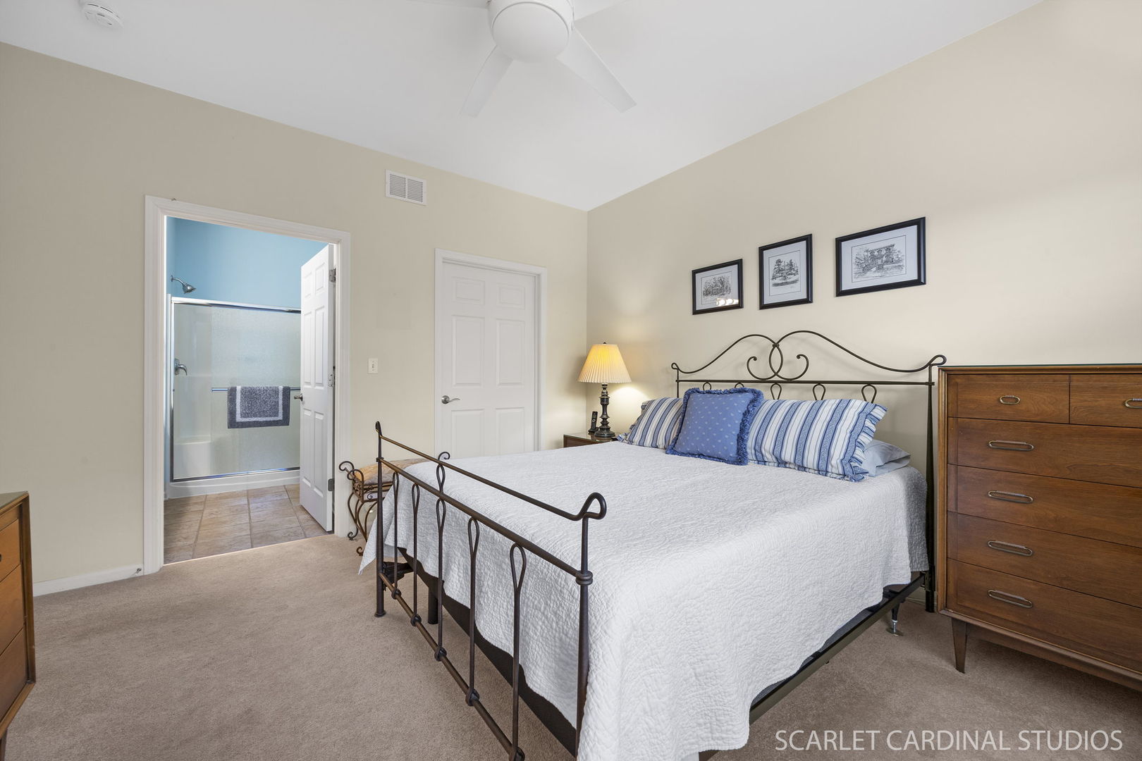 869 Cambridge Drive, Batavia, IL 60510