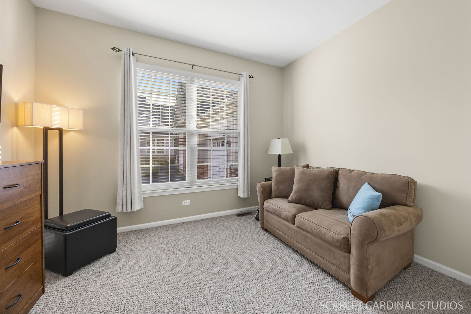 869 Cambridge Drive, Batavia, IL 60510