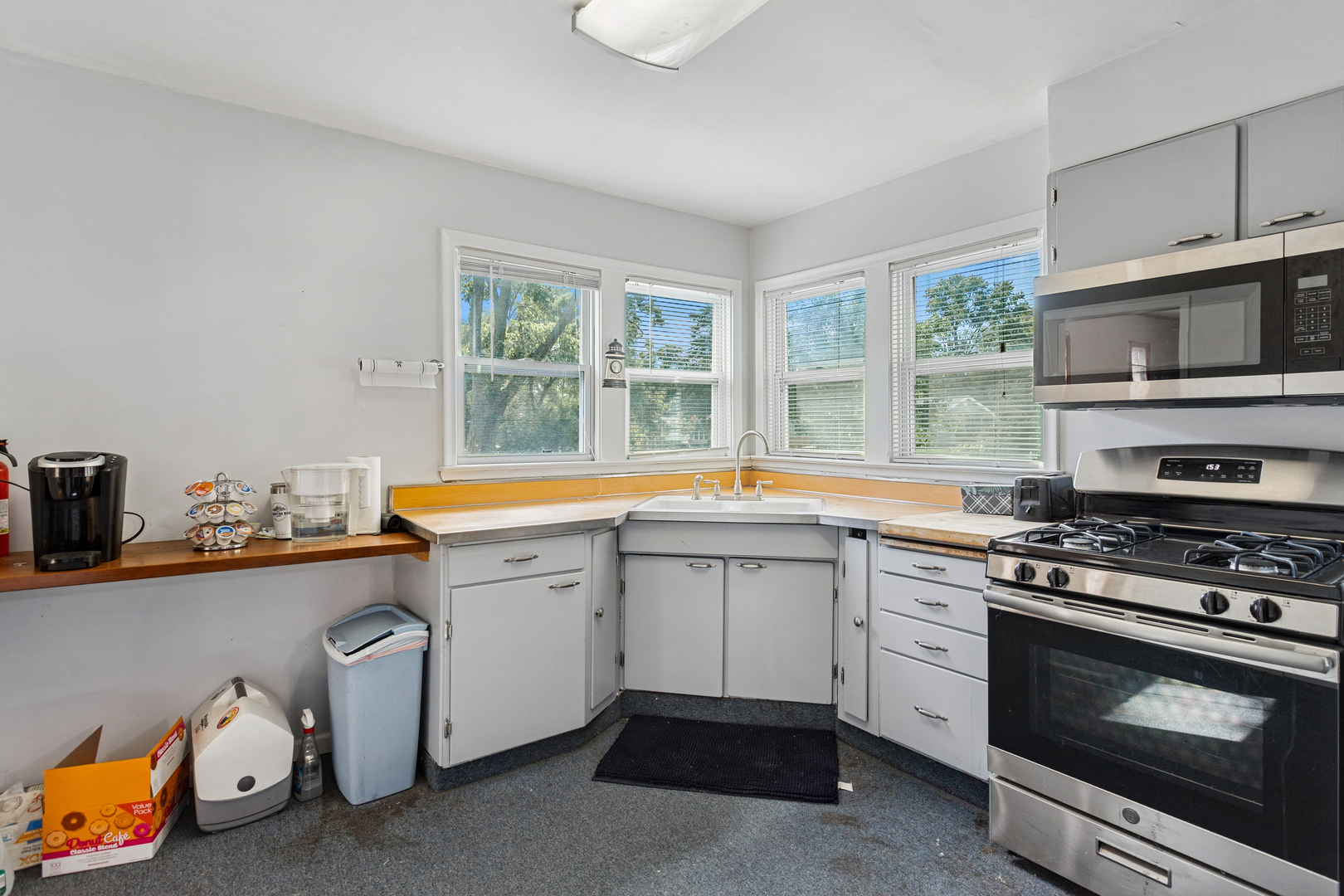 5727 Woodward Avenue, Downers Grove, IL 60516