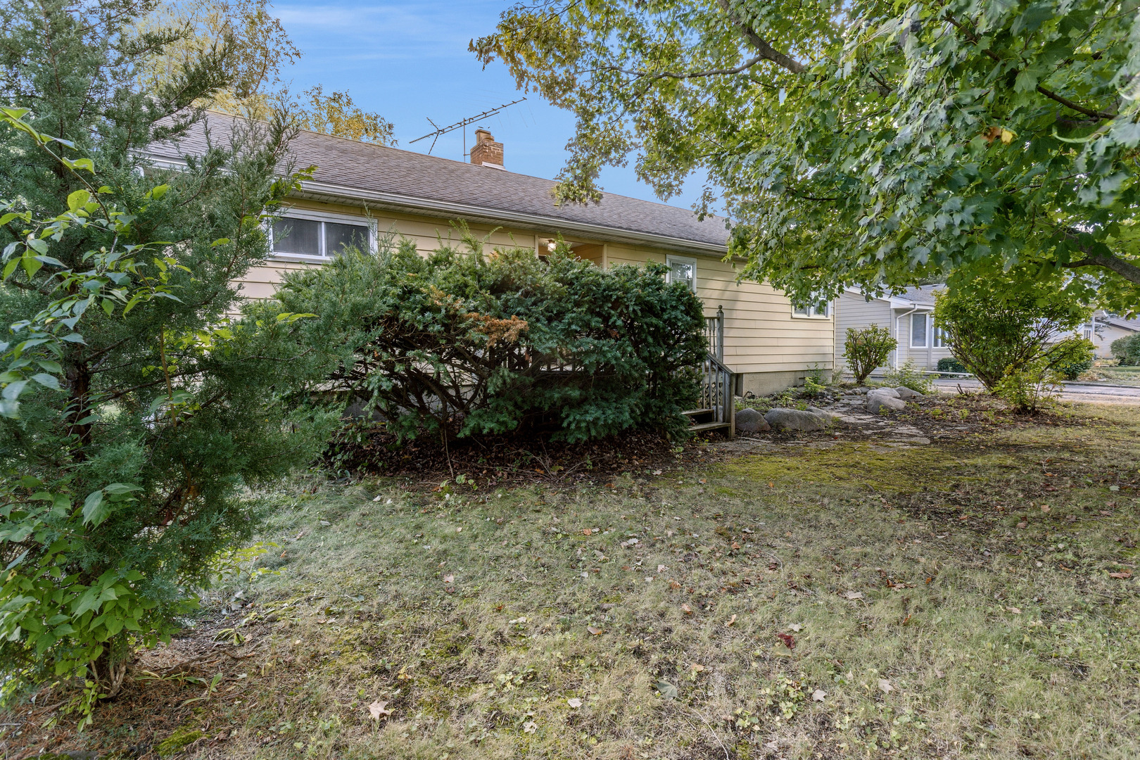 5727 Woodward Avenue, Downers Grove, IL 60516