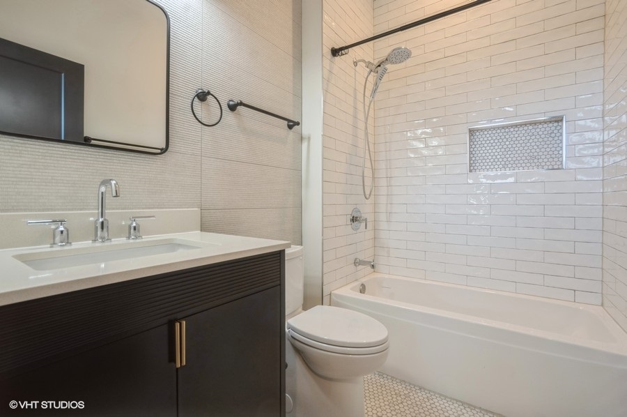 456 E Oakwood Boulevard #3, Chicago, IL 60653