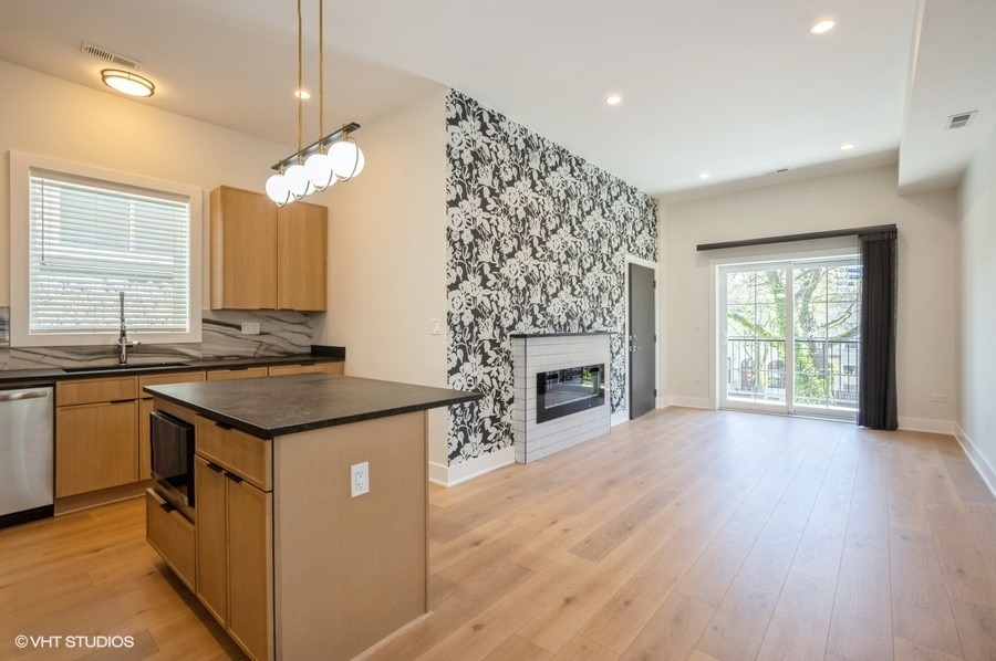 456 E Oakwood Boulevard #3, Chicago, IL 60653
