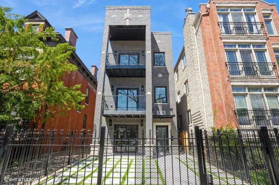 456 E Oakwood Boulevard #3, Chicago, IL 60653