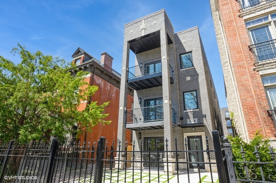 456 E Oakwood Boulevard #3, Chicago, IL 60653