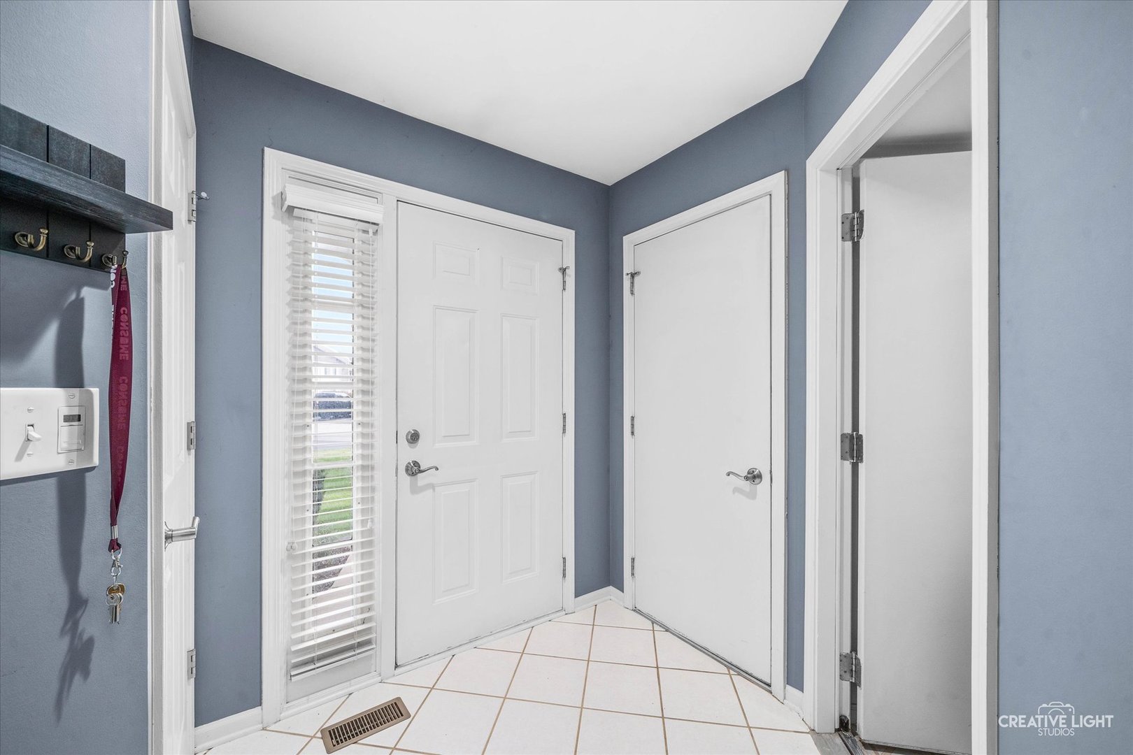 378 Lakeview Circle, Bolingbrook, IL 60440