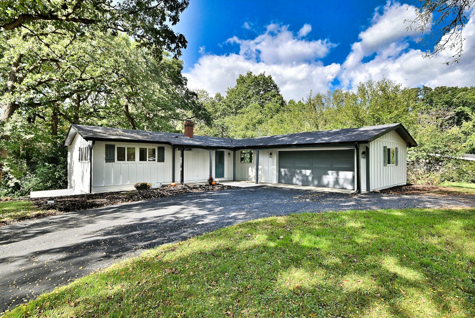 1605 Middletree Road, Joliet, IL 60433