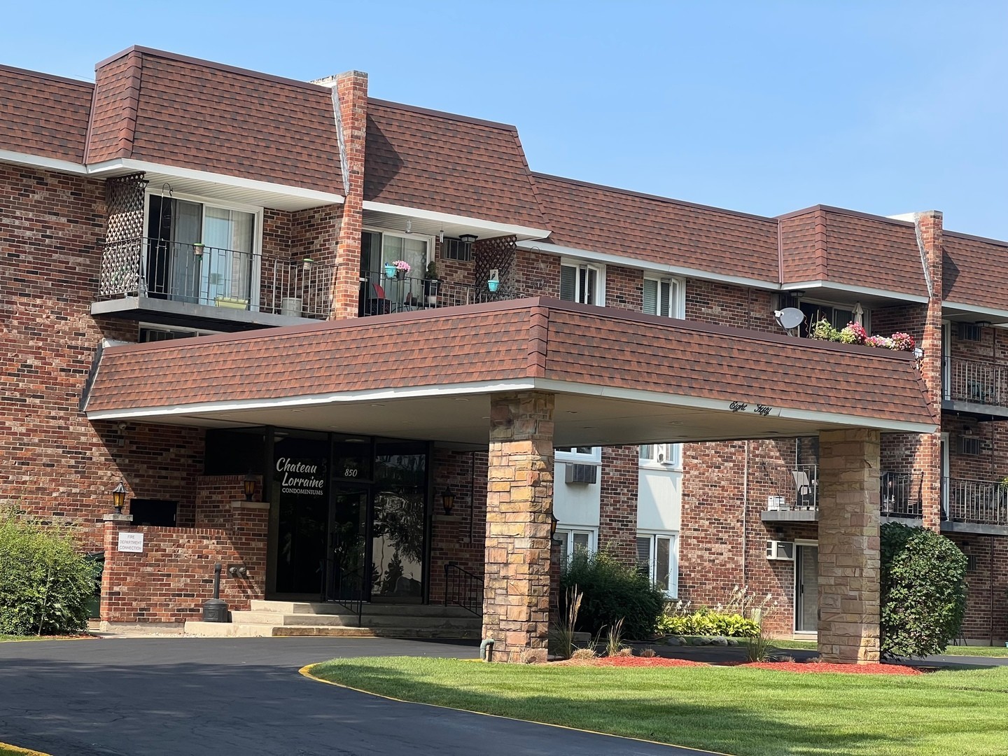 850 S Lorraine Road #3L, Wheaton, IL 60189