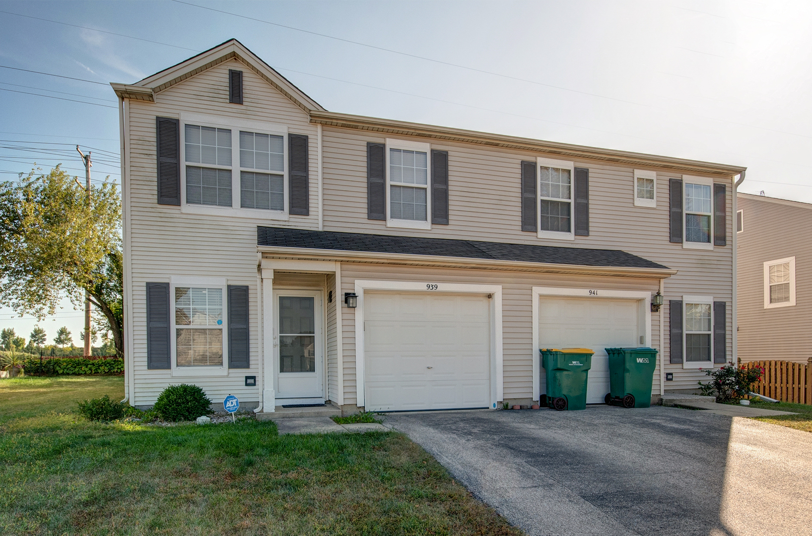 939 E Savannah Drive, Romeoville, IL 60446