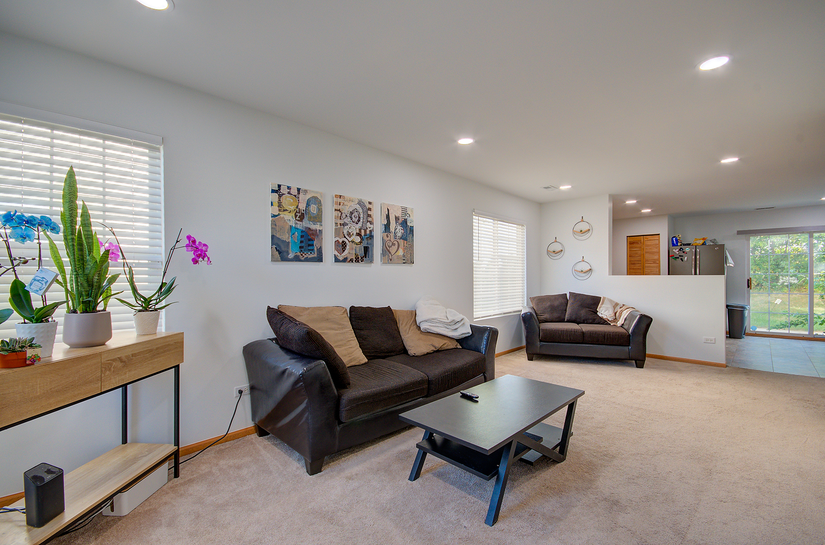 939 E Savannah Drive, Romeoville, IL 60446