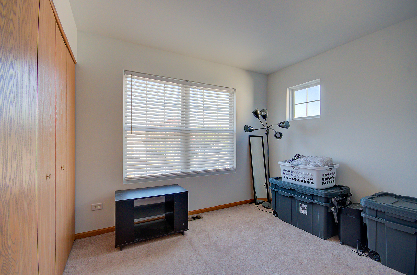 939 E Savannah Drive, Romeoville, IL 60446