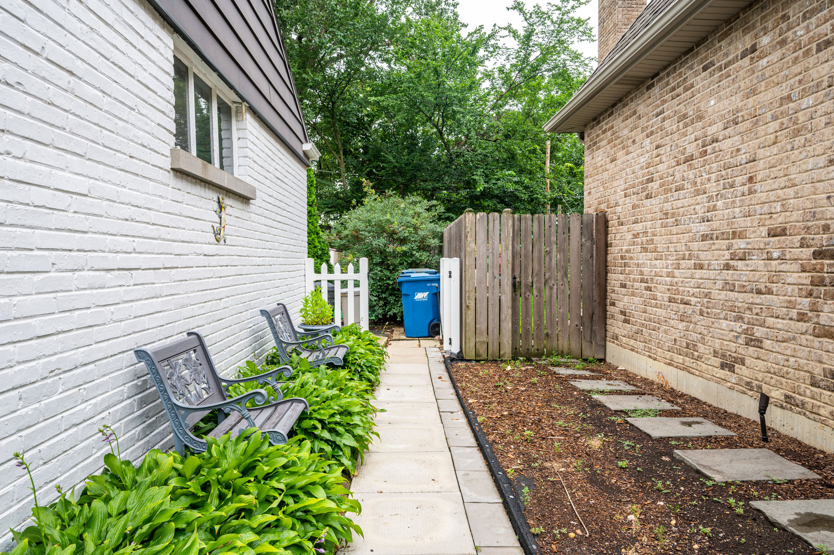 412 N Ridgeland Avenue, Elmhurst, IL 60126