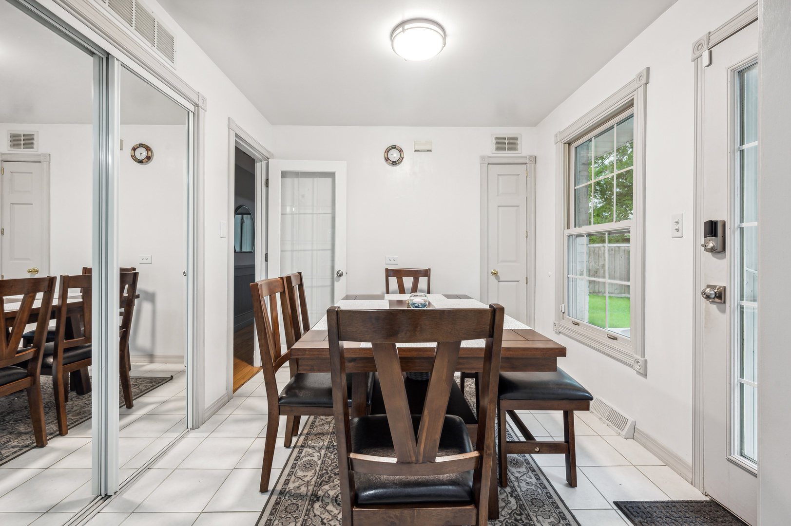 412 N Ridgeland Avenue, Elmhurst, IL 60126