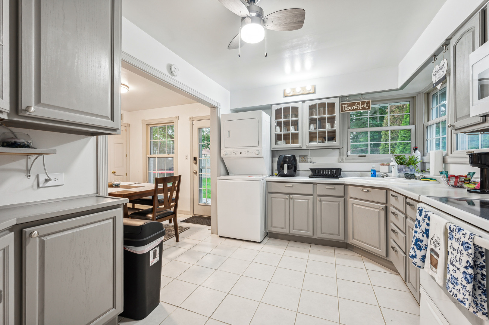 412 N Ridgeland Avenue, Elmhurst, IL 60126