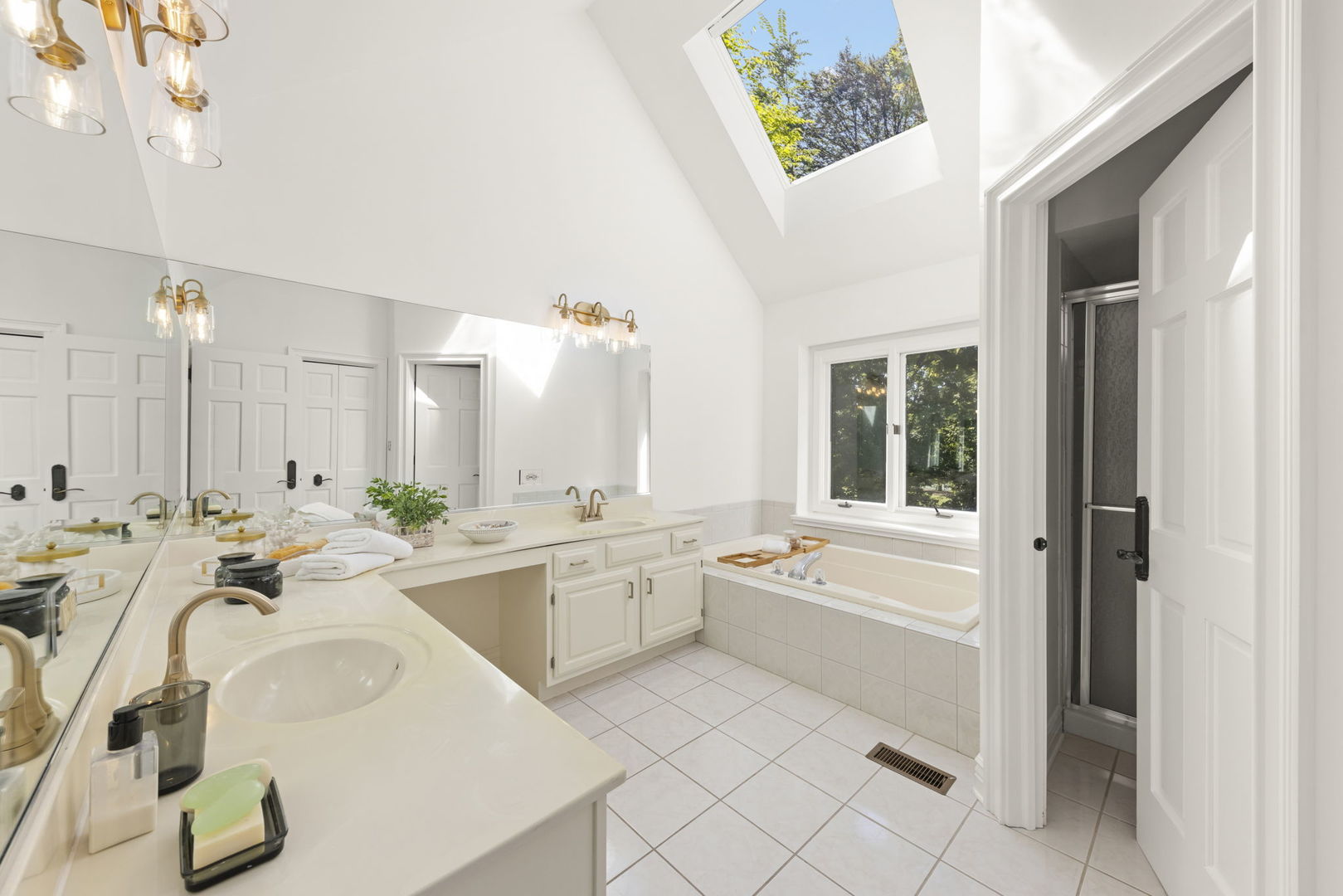 6524 Greene Road, Woodridge, IL 60517