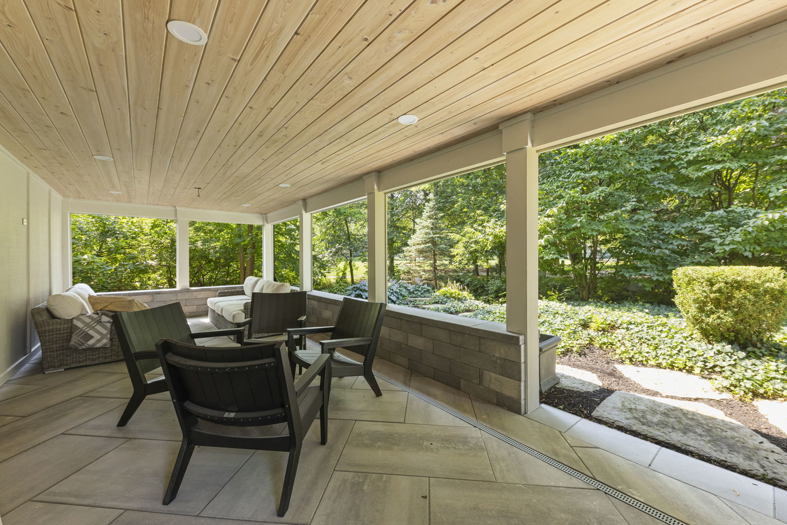 6524 Greene Road, Woodridge, IL 60517