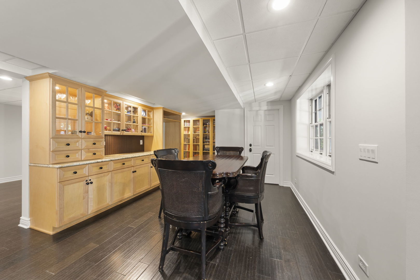 6524 Greene Road, Woodridge, IL 60517