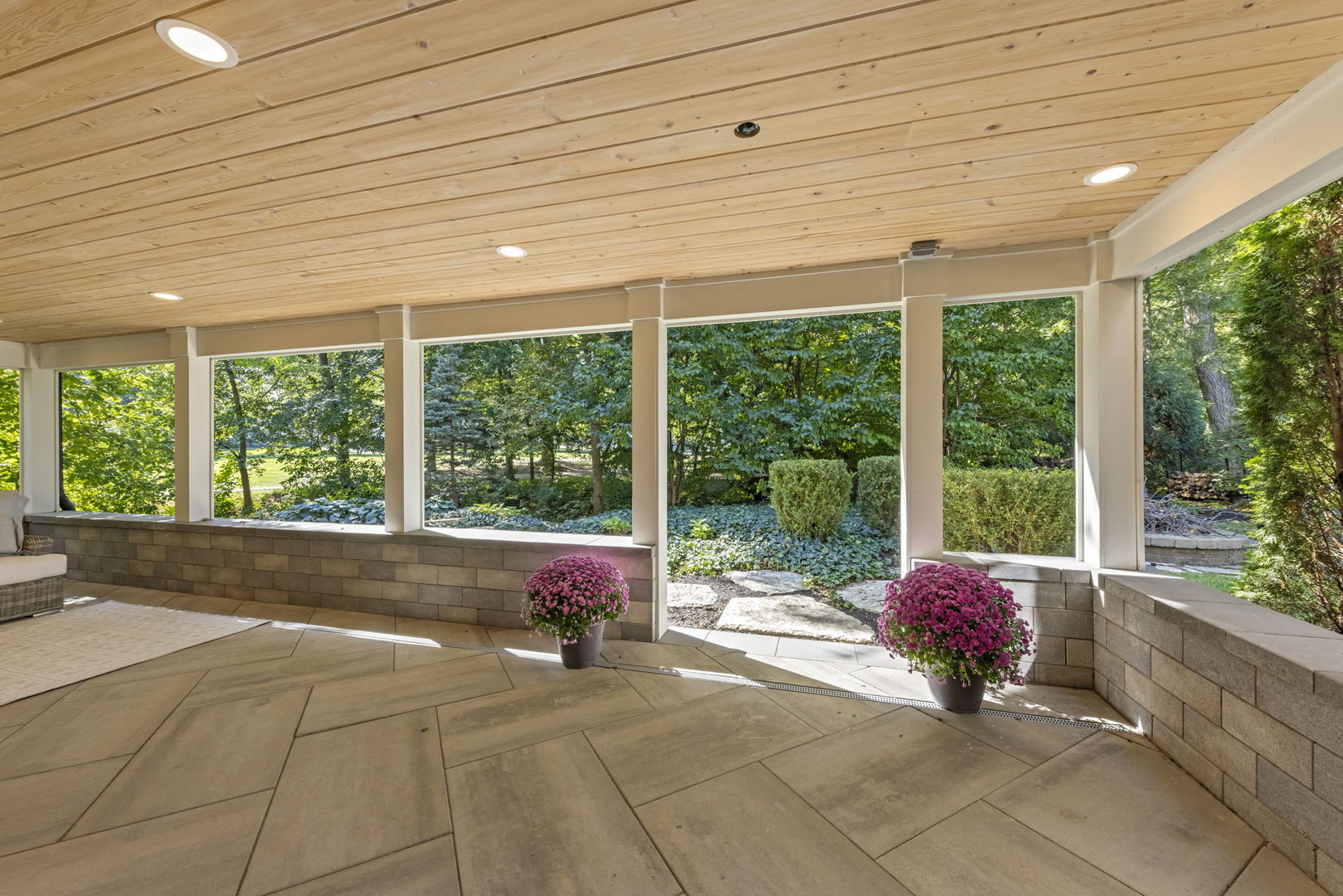 6524 Greene Road, Woodridge, IL 60517