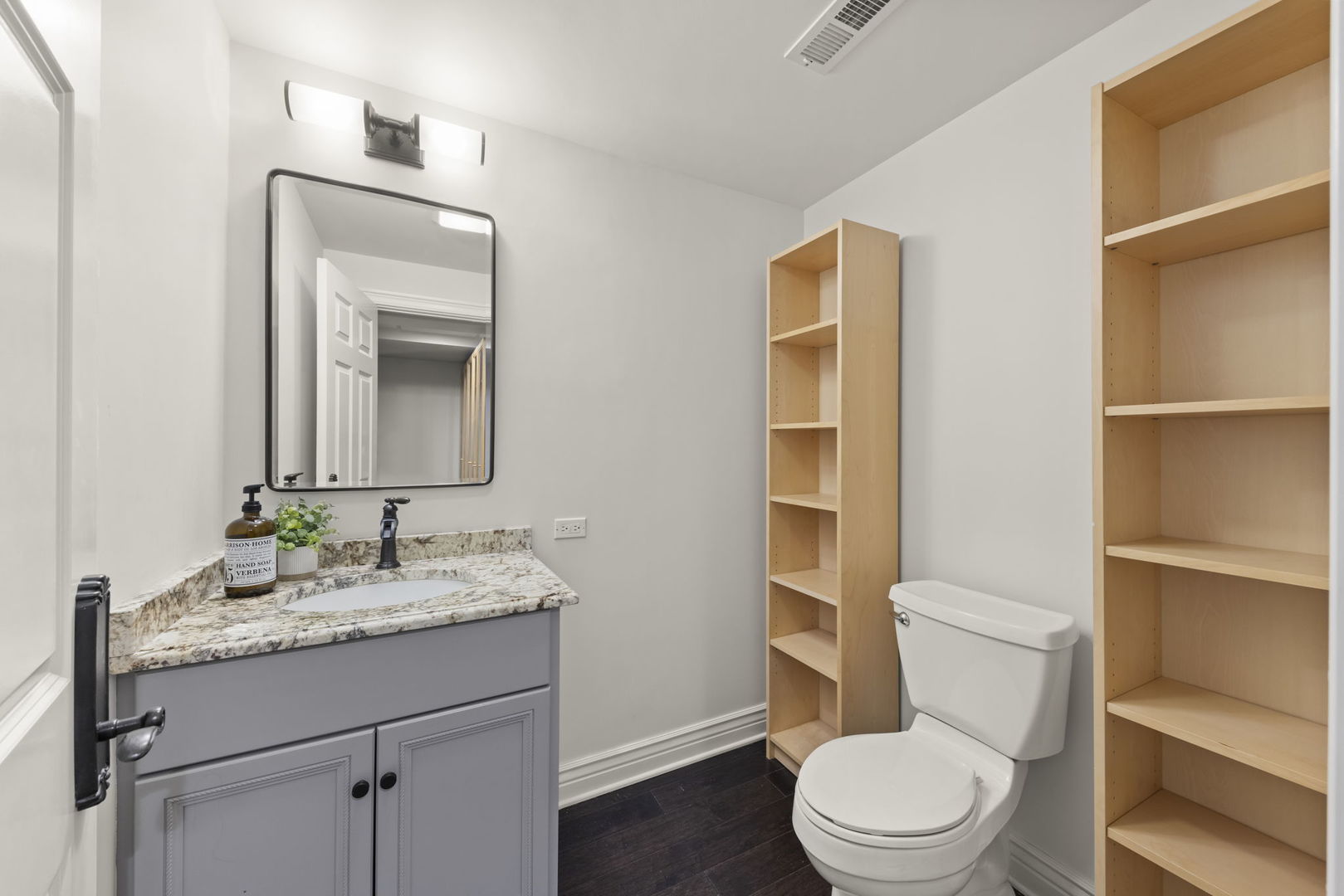 6524 Greene Road, Woodridge, IL 60517