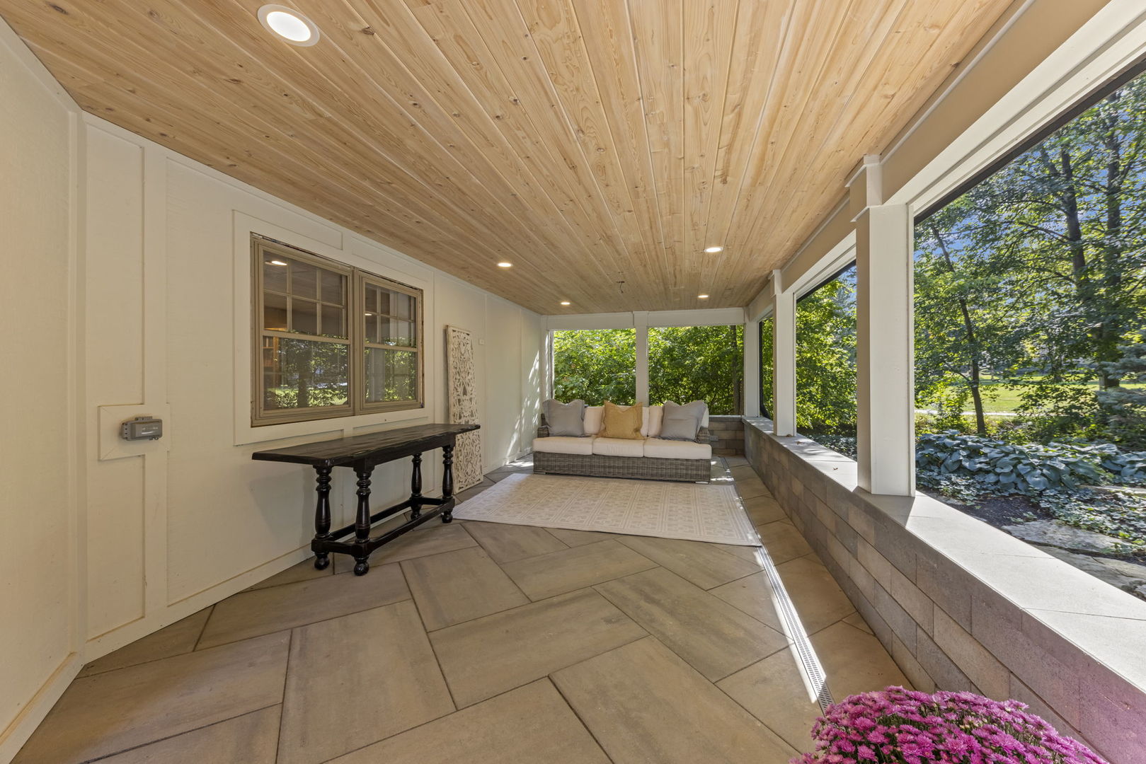 6524 Greene Road, Woodridge, IL 60517