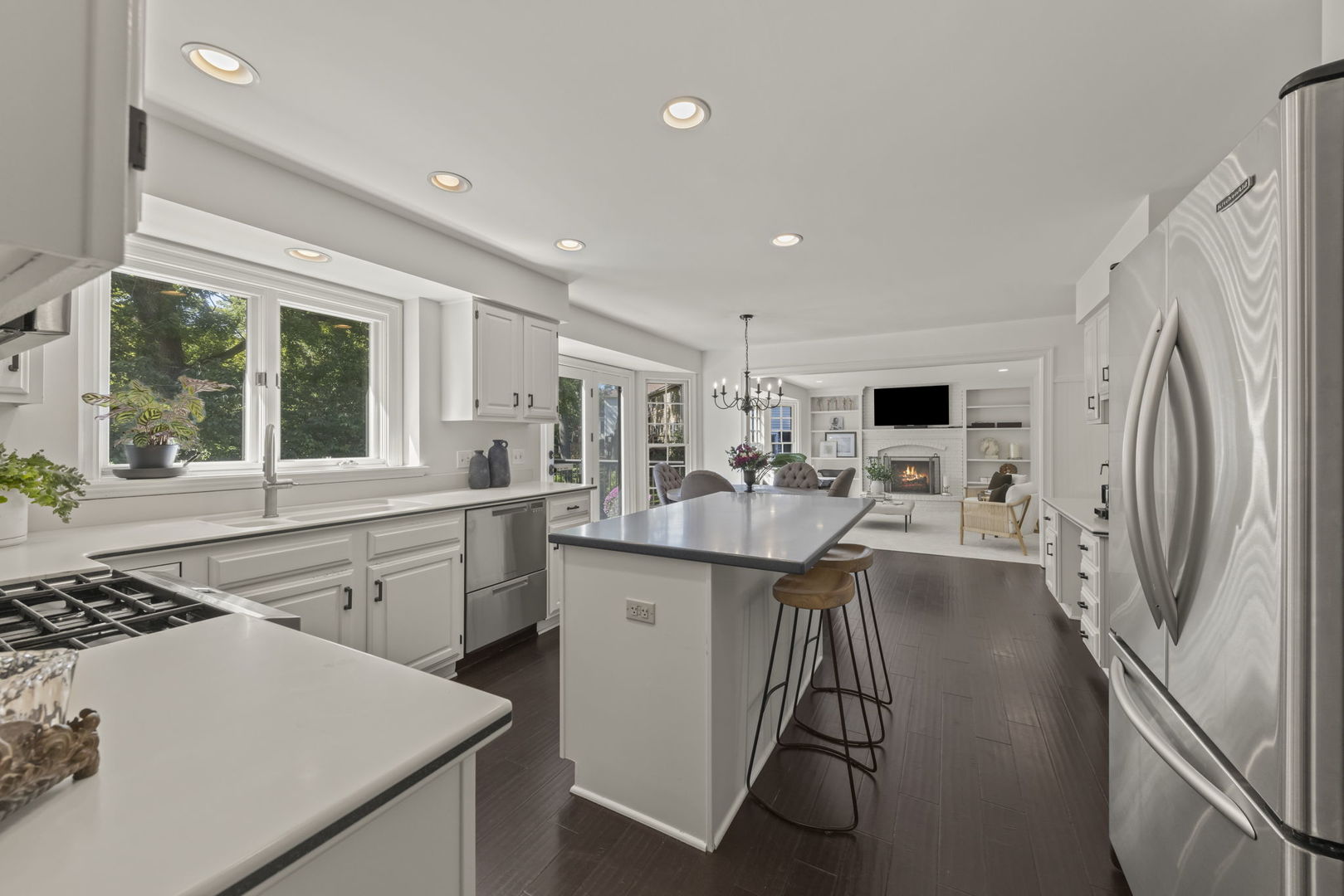 6524 Greene Road, Woodridge, IL 60517