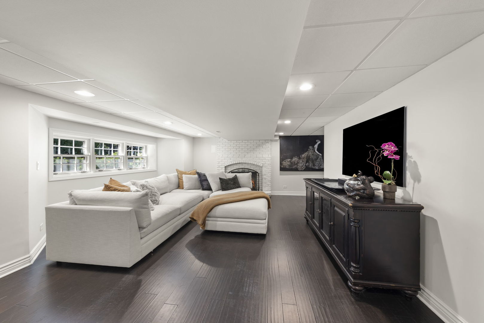 6524 Greene Road, Woodridge, IL 60517