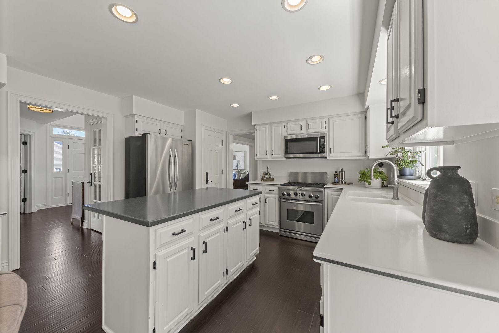 6524 Greene Road, Woodridge, IL 60517