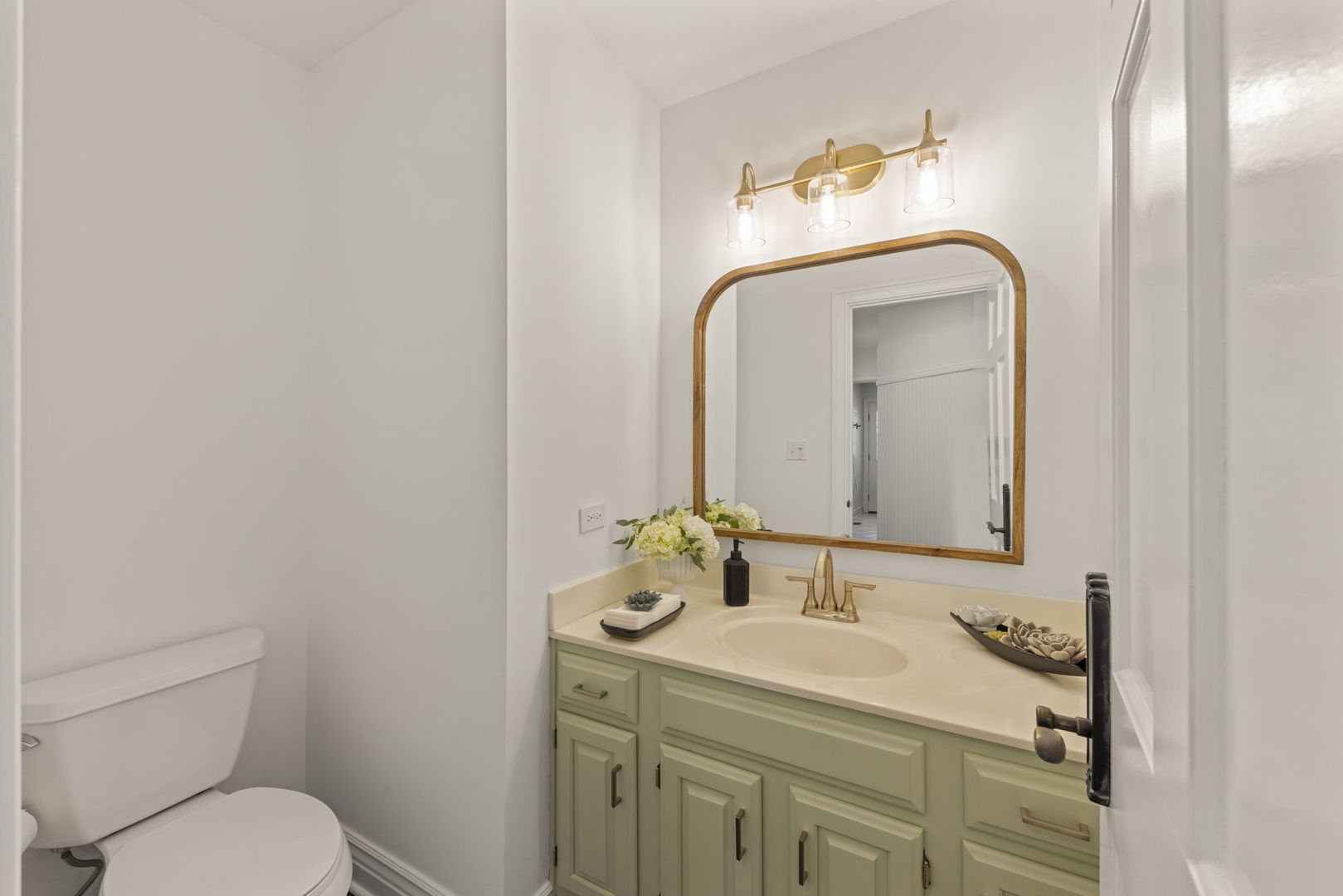 6524 Greene Road, Woodridge, IL 60517