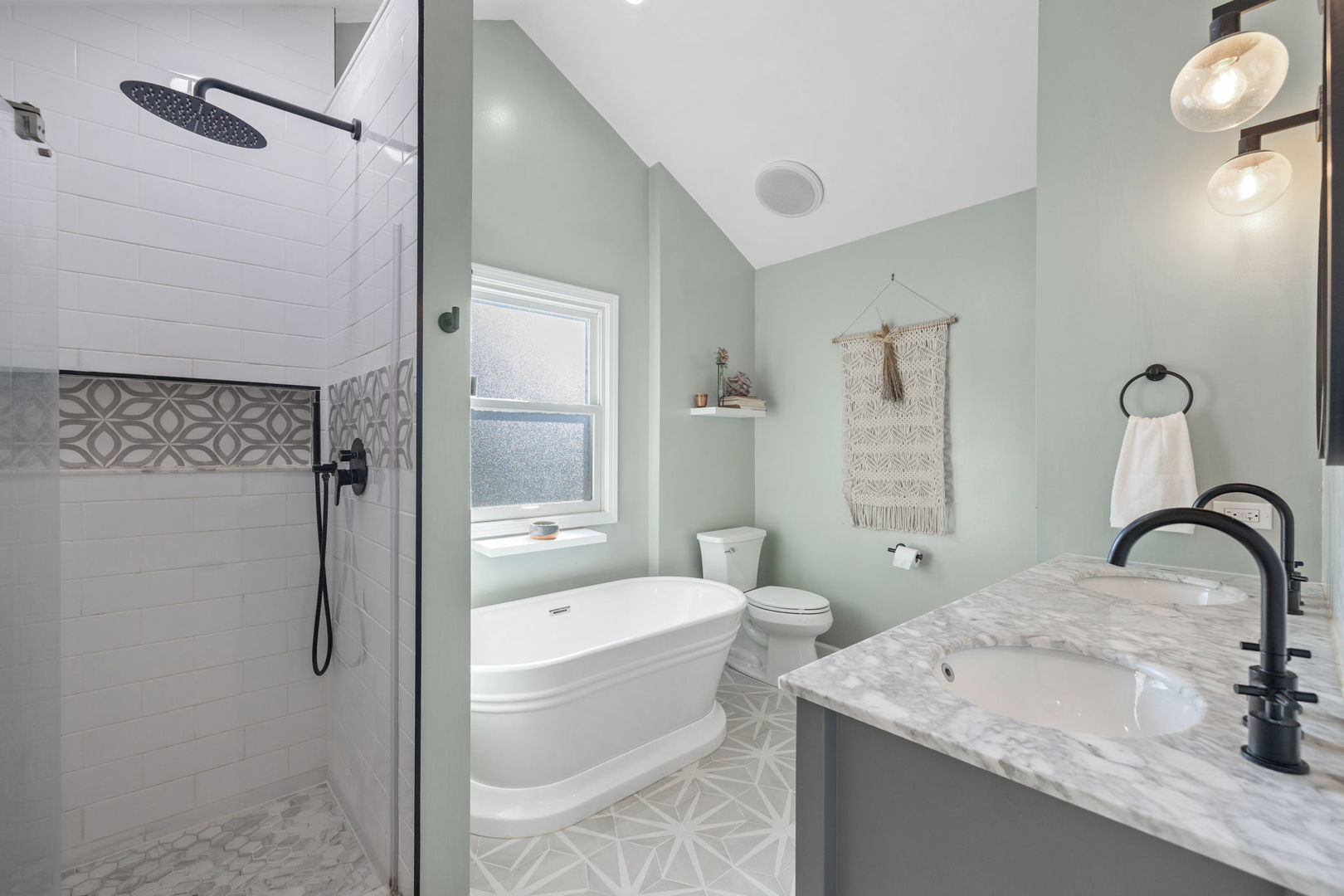 1219 Tennyson Lane, Naperville, IL 60540