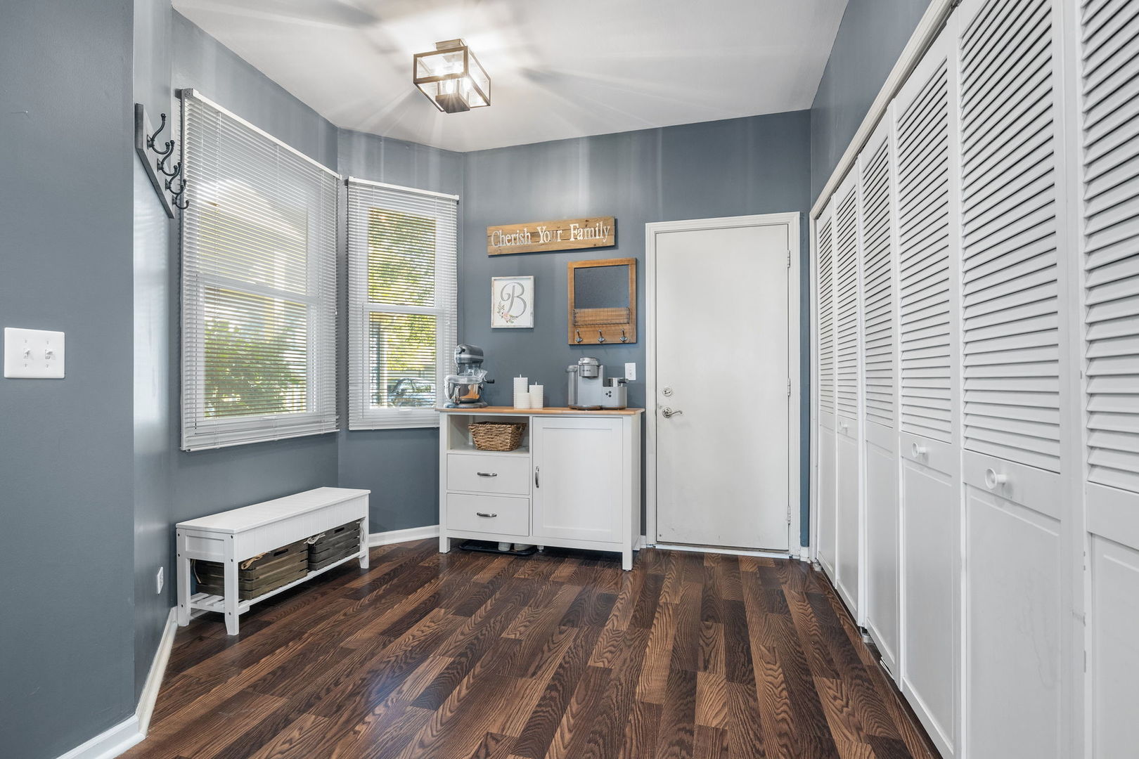 1219 Tennyson Lane, Naperville, IL 60540