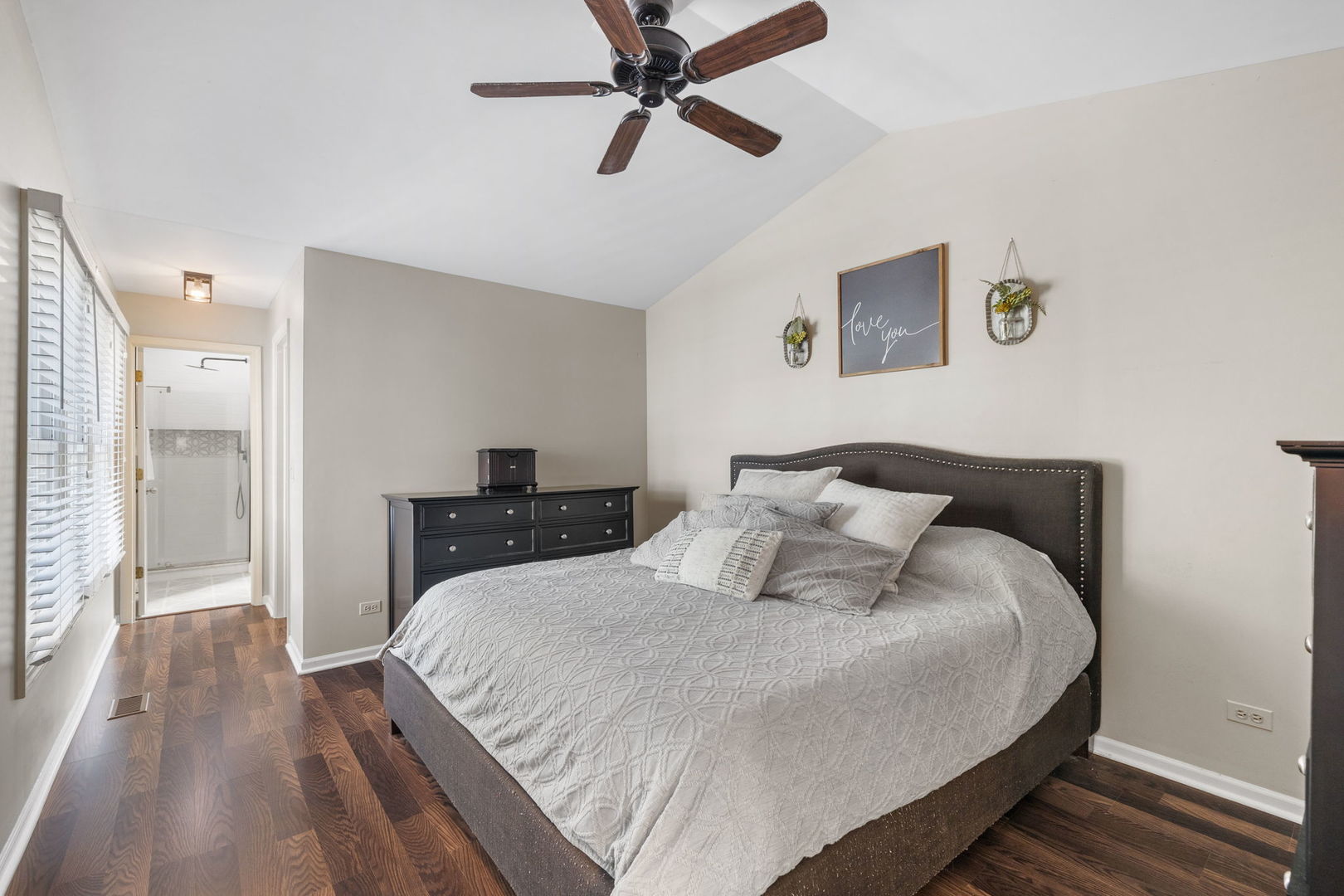 1219 Tennyson Lane, Naperville, IL 60540