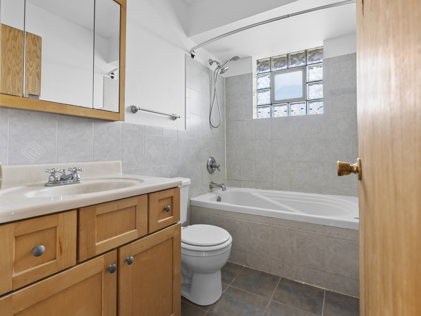 8059 W 84th Street #3N, Justice, IL 60458