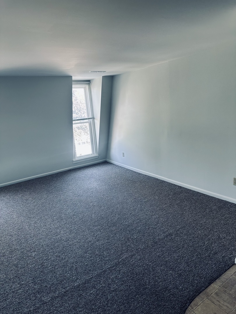 330 W Sycamore Street #3W, Sycamore, IL 60178