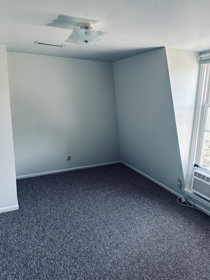 330 W Sycamore Street #3W, Sycamore, IL 60178