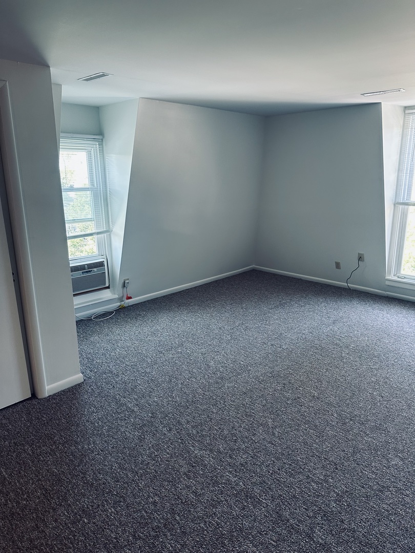 330 W Sycamore Street #3W, Sycamore, IL 60178