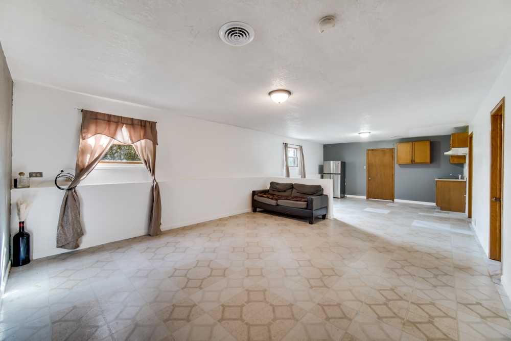 192 W 28th Street, South Chicago Heights, IL 60411