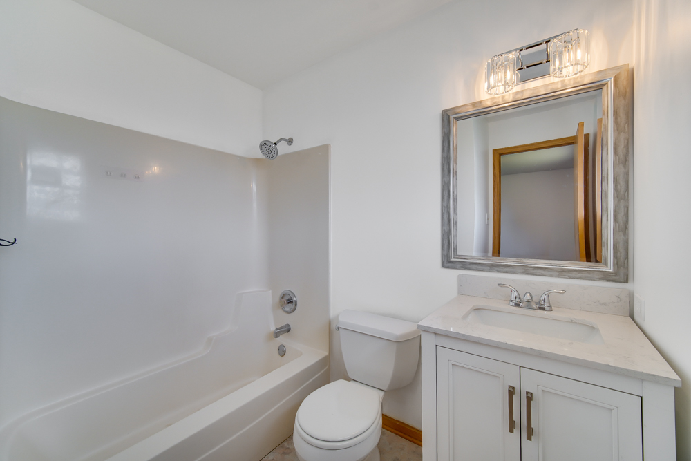 192 W 28th Street, South Chicago Heights, IL 60411