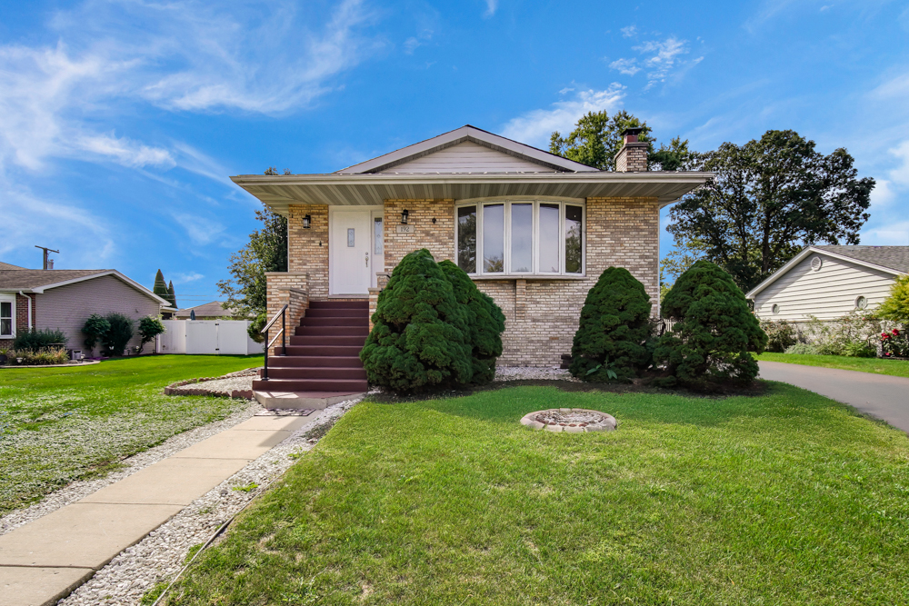 192 W 28th Street, South Chicago Heights, IL 60411