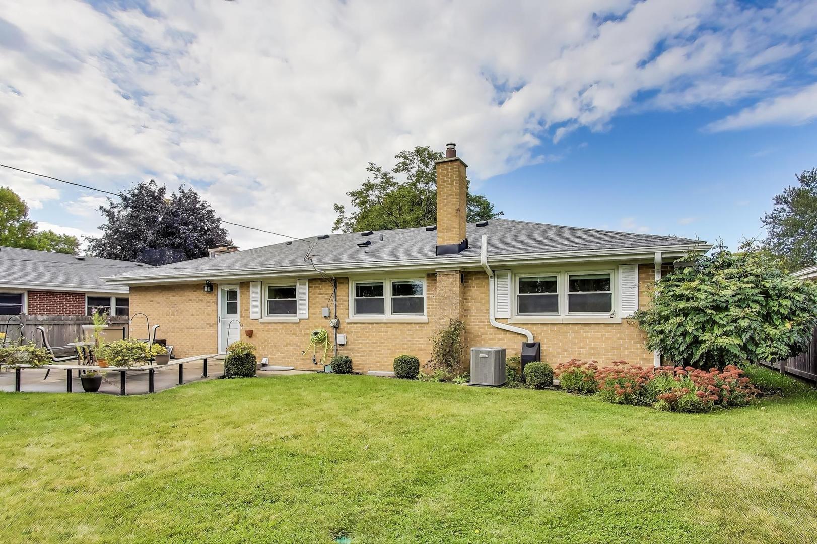 811 S Na Wa Ta Avenue, Mount Prospect, IL 60056