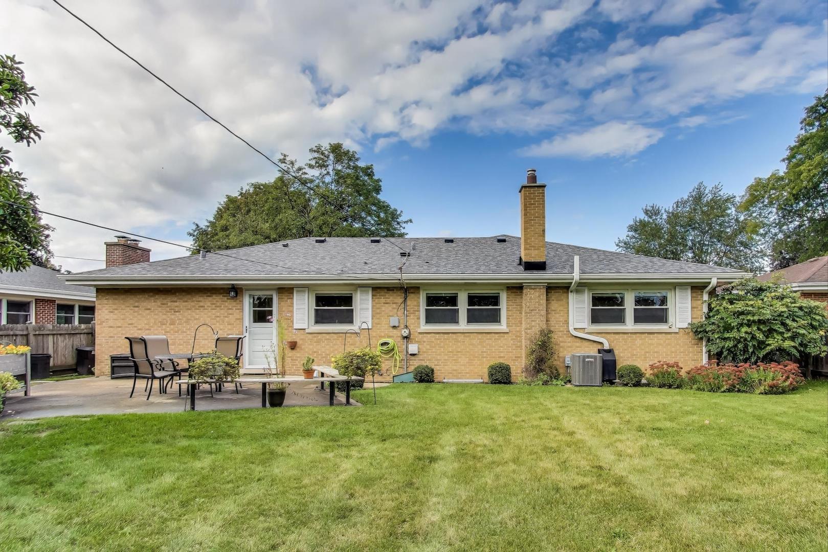 811 S Na Wa Ta Avenue, Mount Prospect, IL 60056