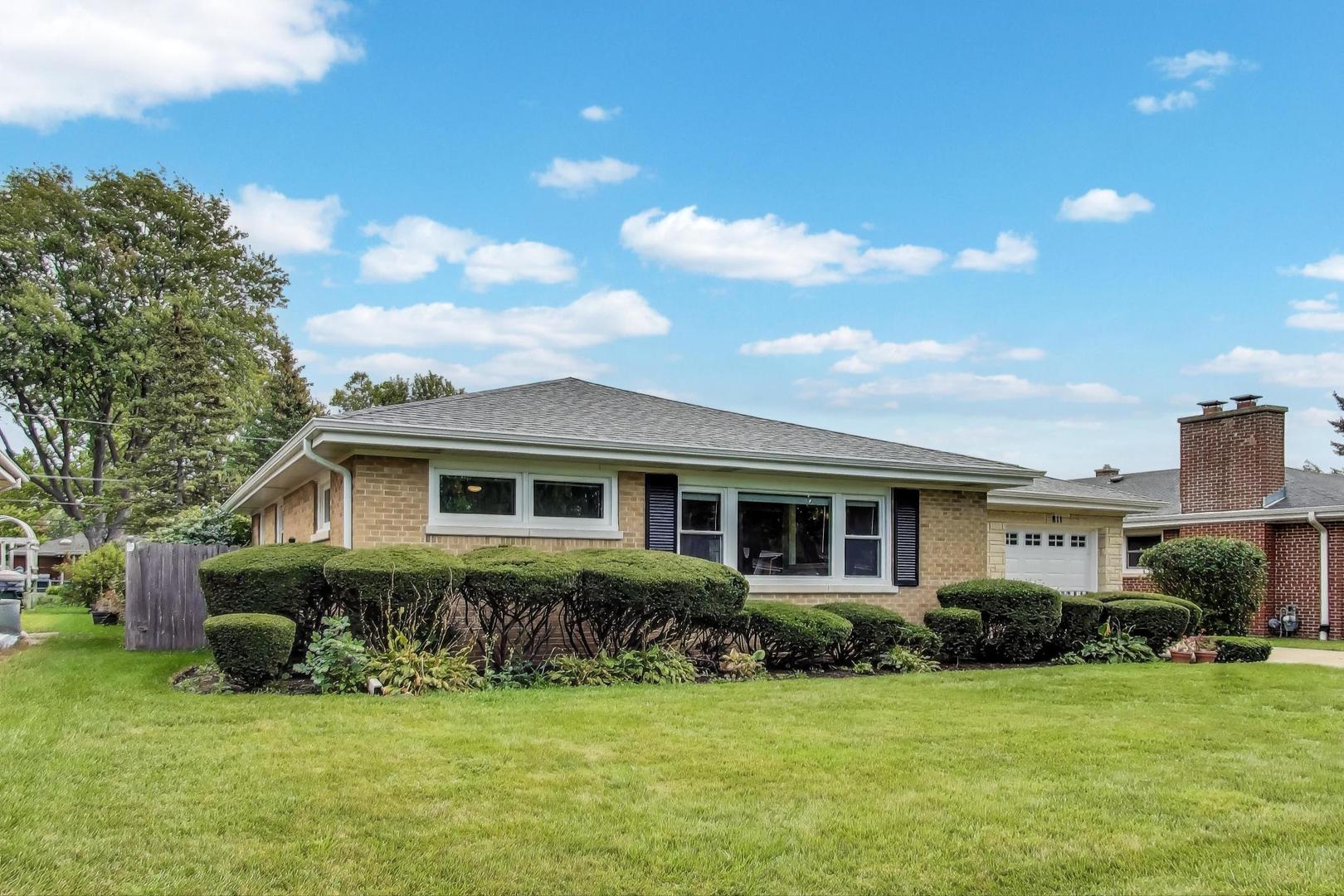 811 S Na Wa Ta Avenue, Mount Prospect, IL 60056