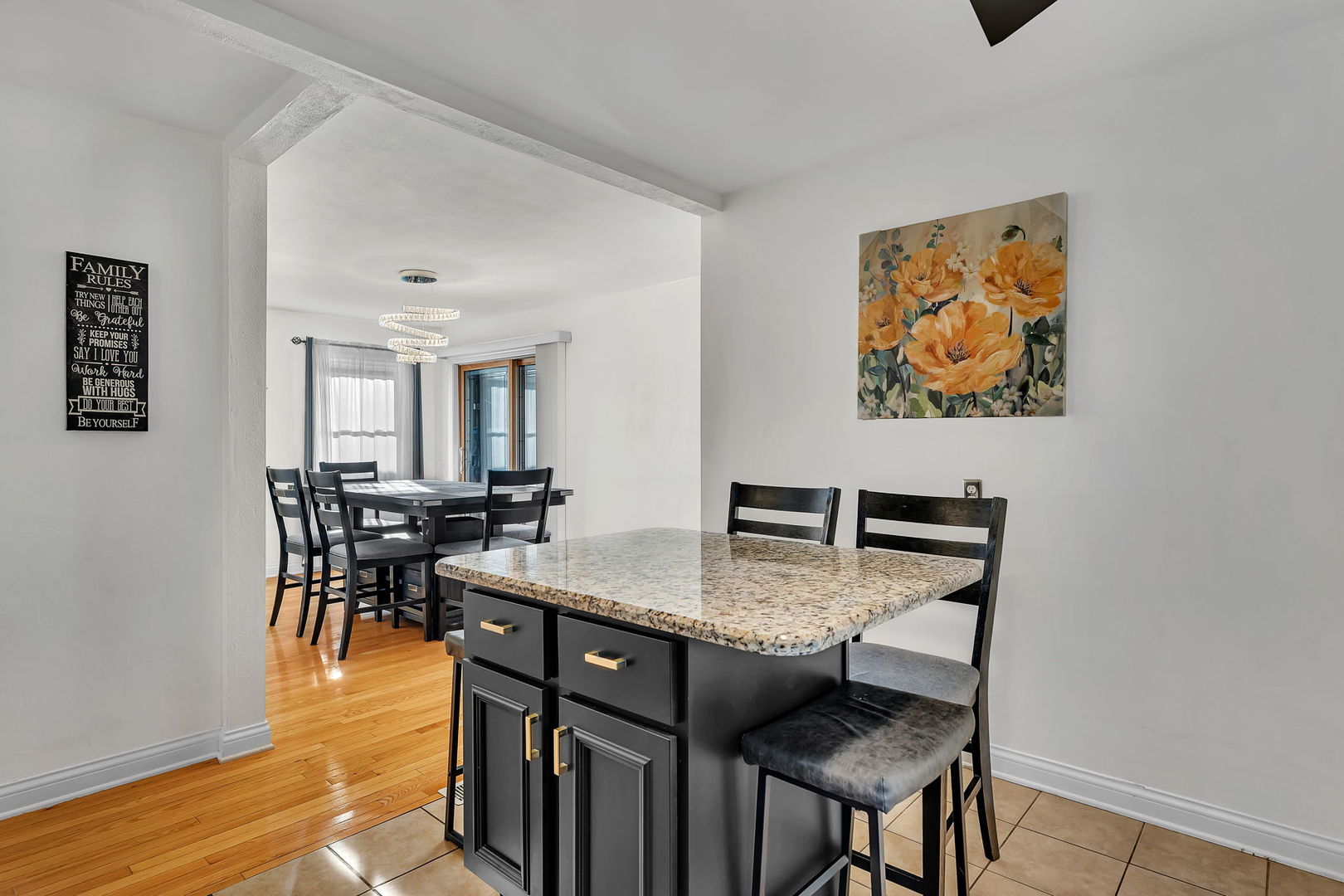 557 Elsie Avenue, Crest Hill, IL 60403