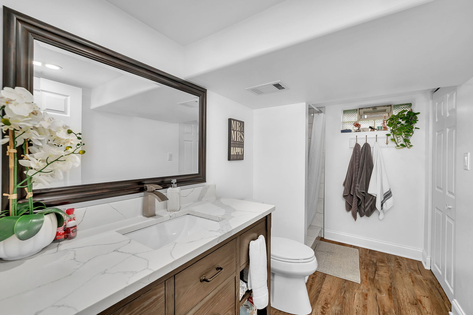 557 Elsie Avenue, Crest Hill, IL 60403