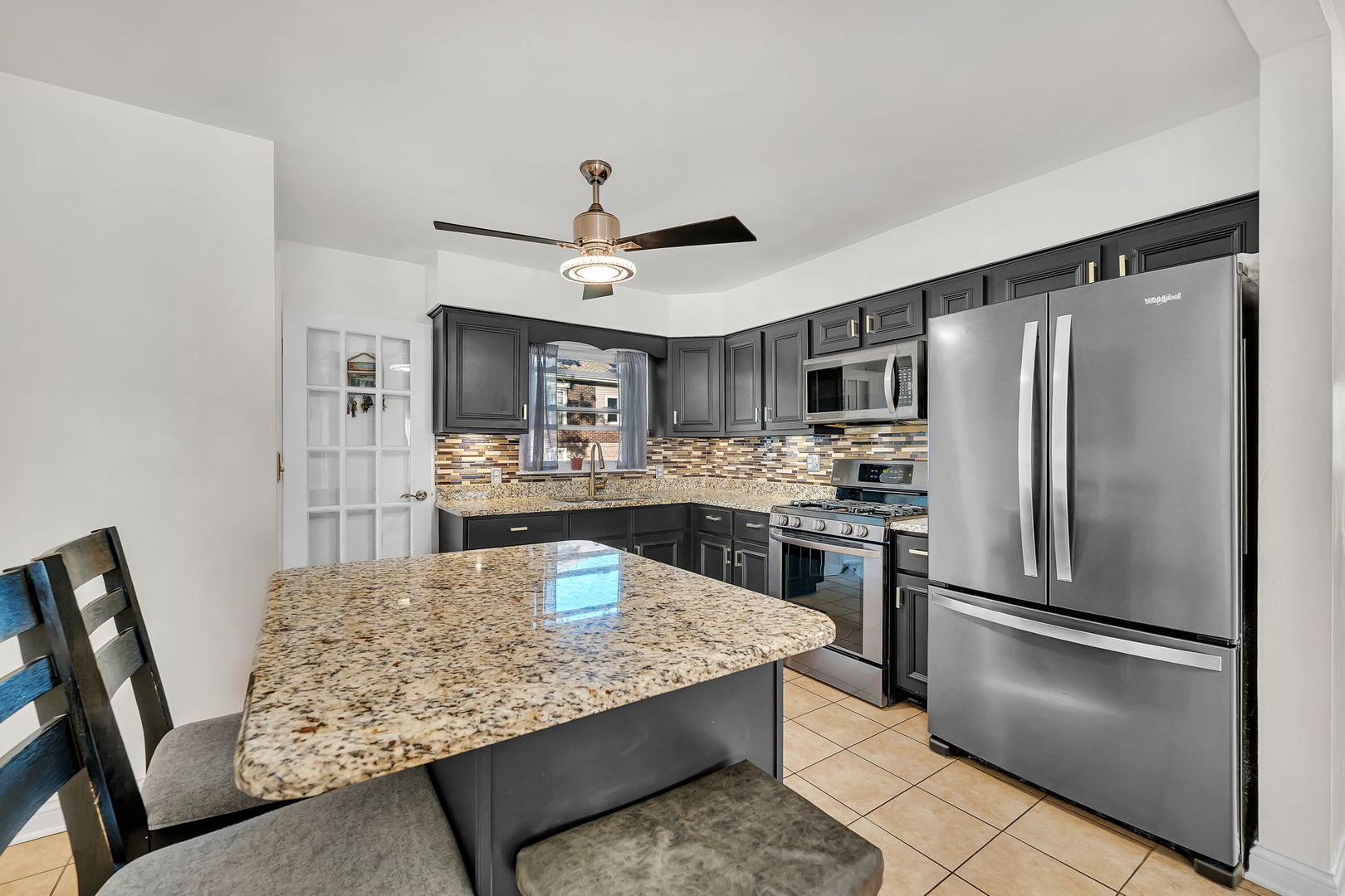 557 Elsie Avenue, Crest Hill, IL 60403