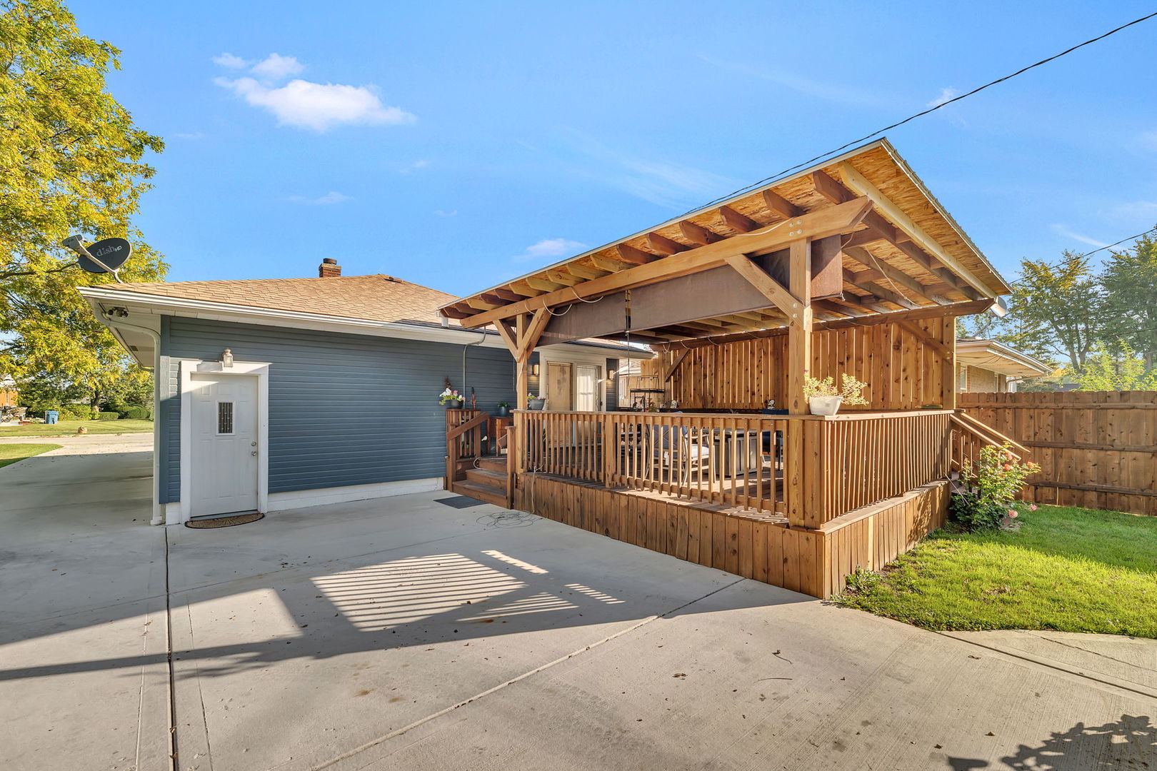 557 Elsie Avenue, Crest Hill, IL 60403