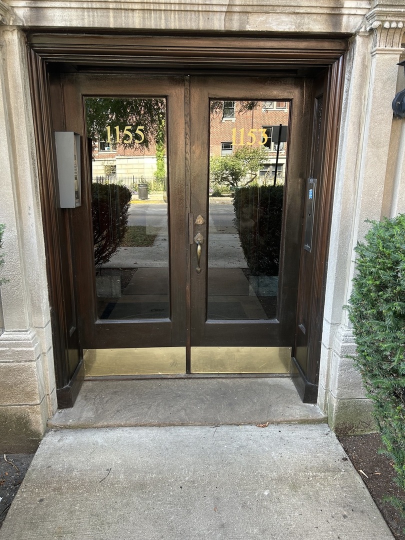 1155 E Hyde Park Boulevard #2F, Chicago, IL 60615